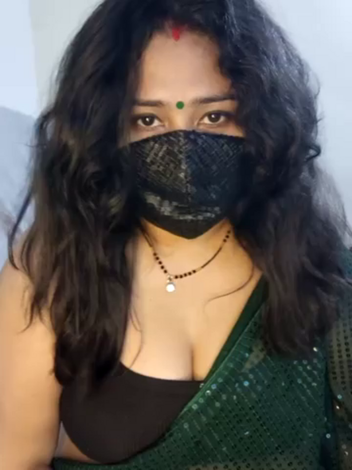 Indian_hotmilfs