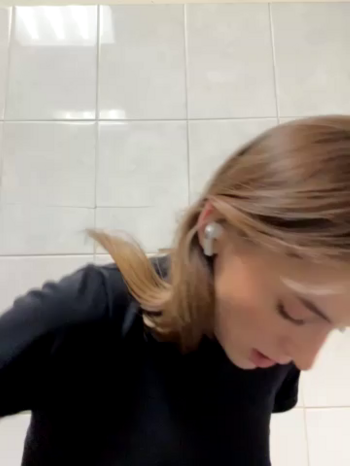-AngelAri-