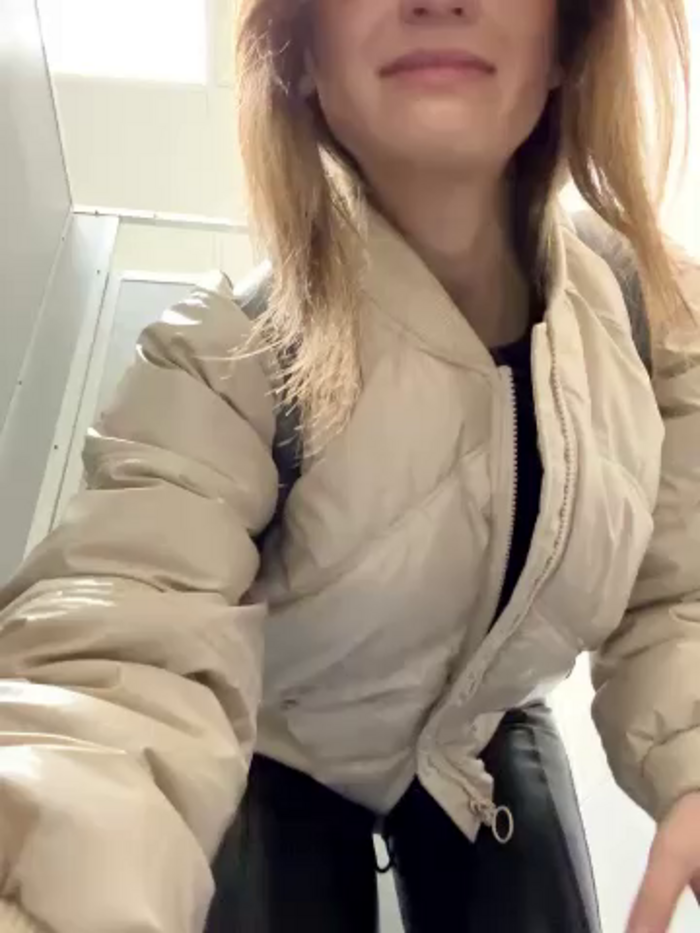 -AngelAri-