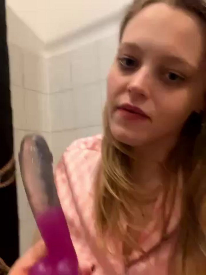 KinkyAmy6