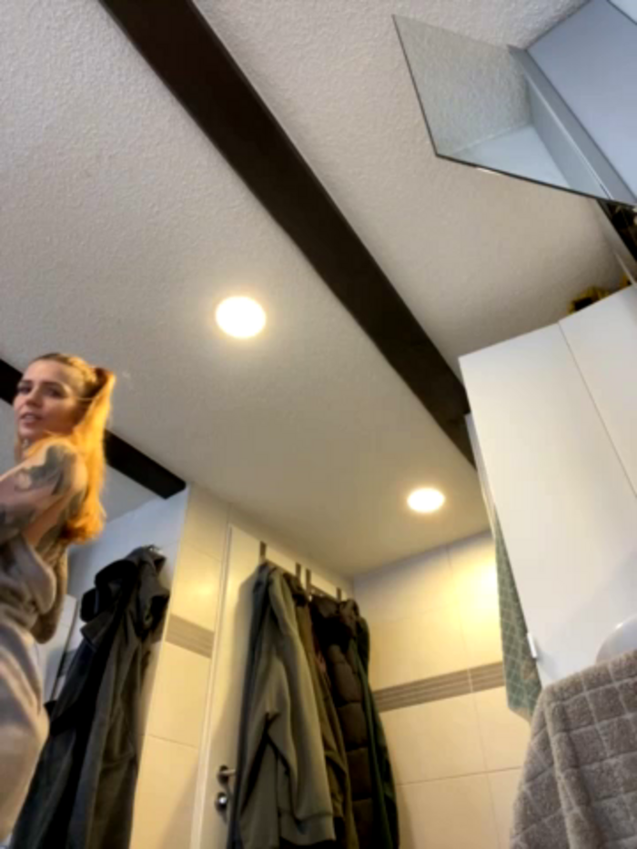 _LiaRoux_