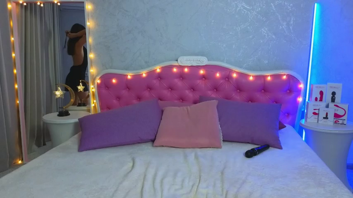 Ariana_Petite