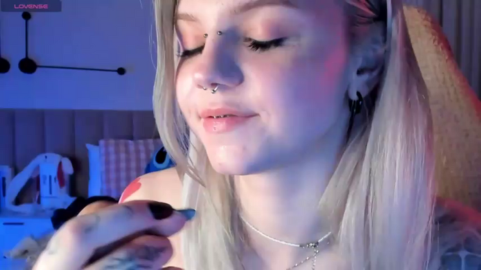 Shy_Jully