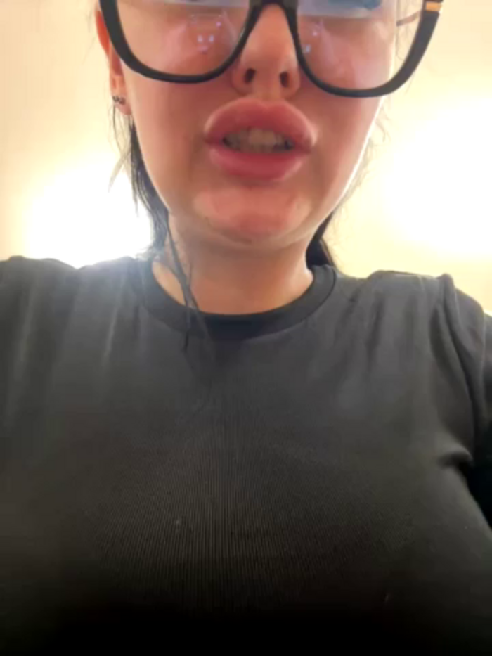 Young_hot_mom