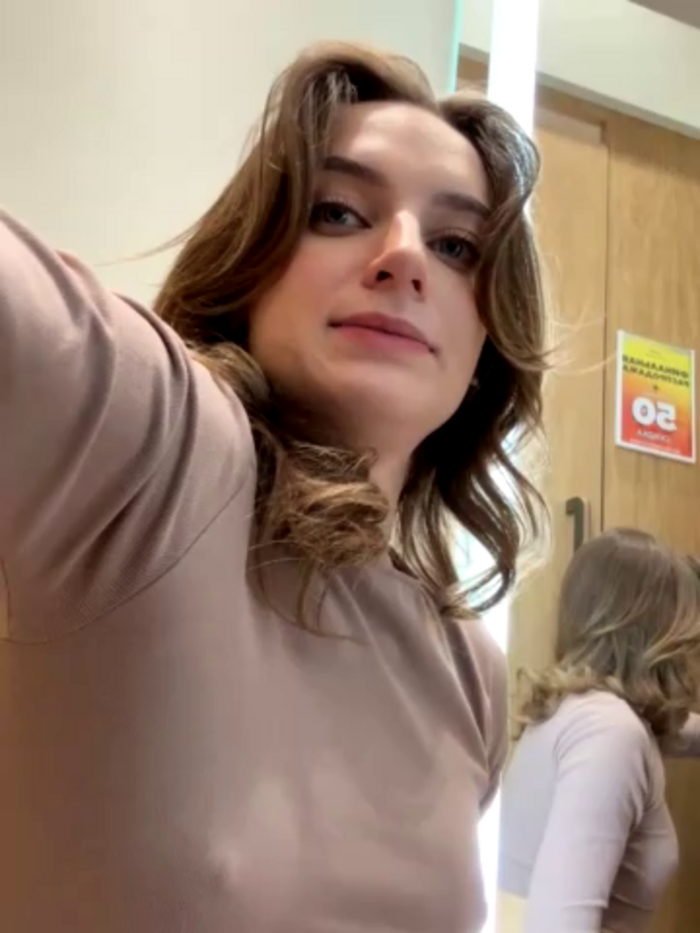 -AngelAri-