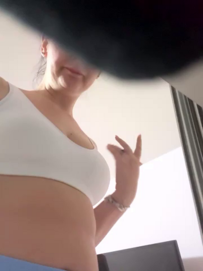 Young_hot_mom