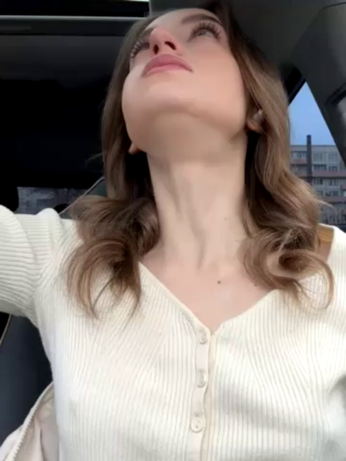 -AngelAri-
