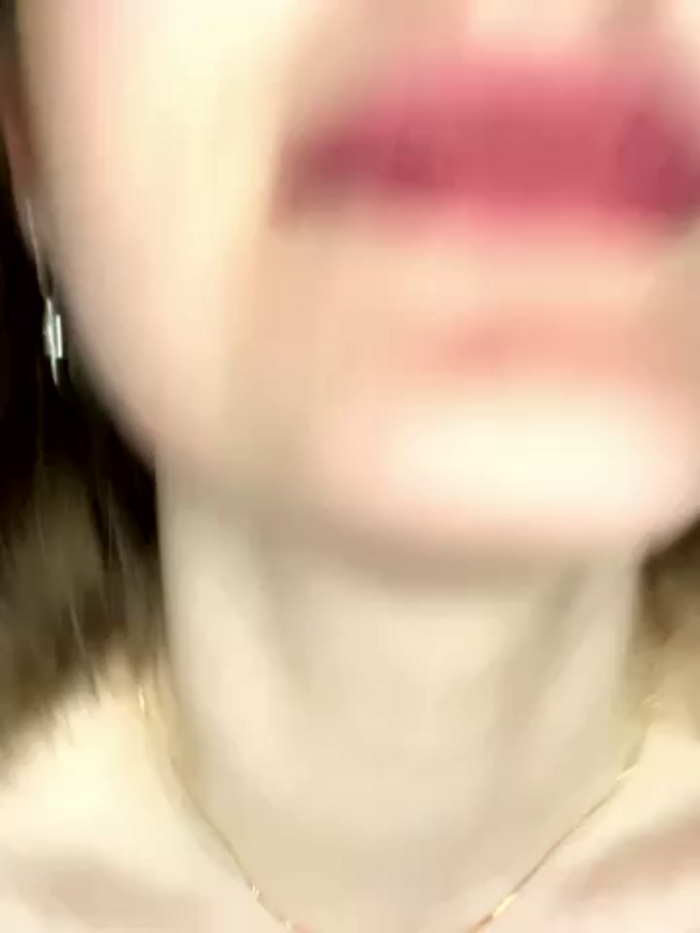 Busty-Ellie