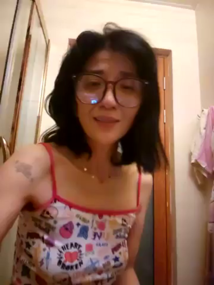 Skinnychinamilf