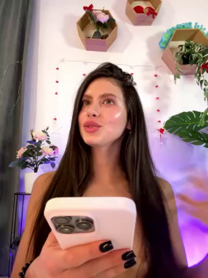 Ellzaa_
