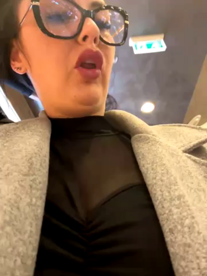 Young_hot_mom