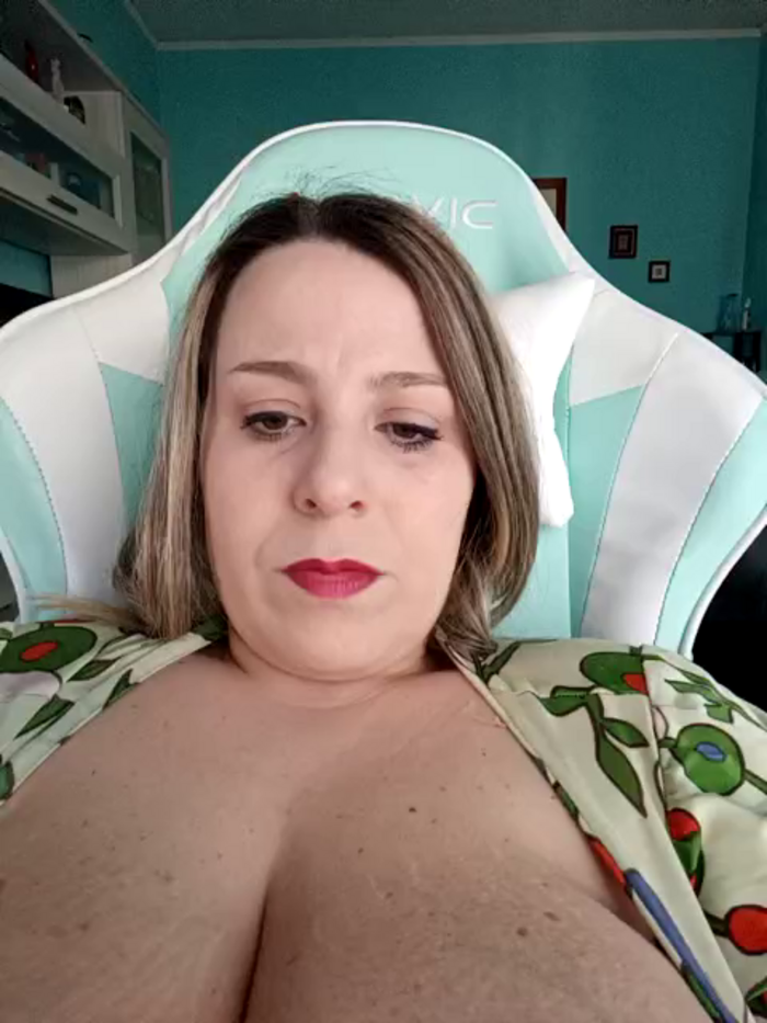 Emma96_hot