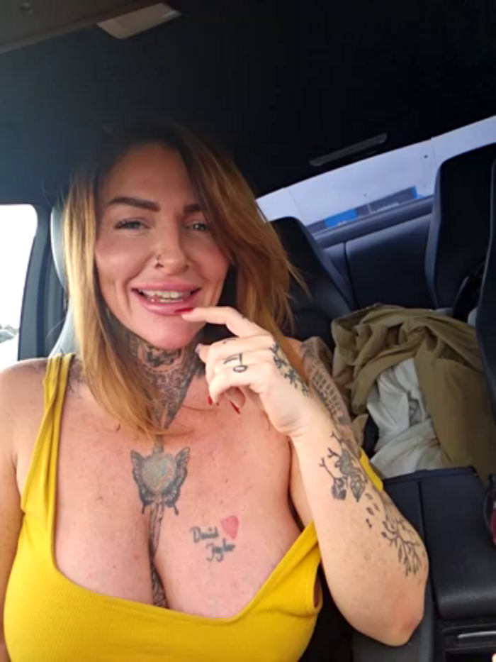 Tattooed_curvy_mommaxoxo