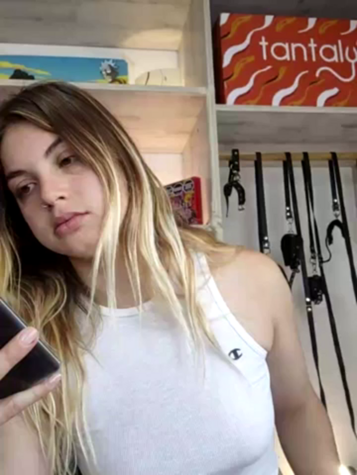 Elnonoykeila77