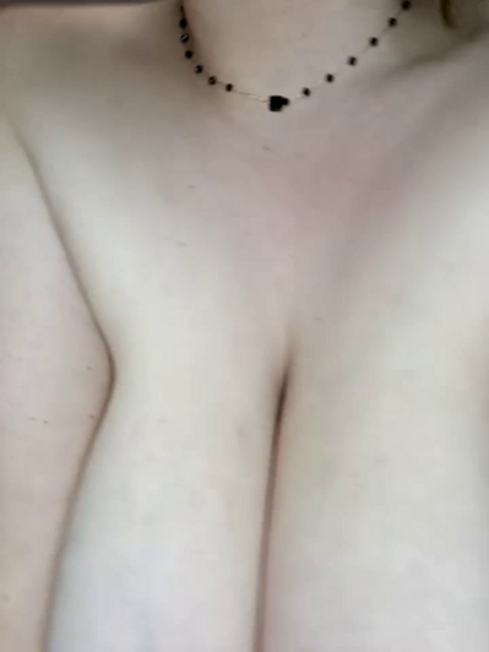 AK_95E_BIGBOOBS