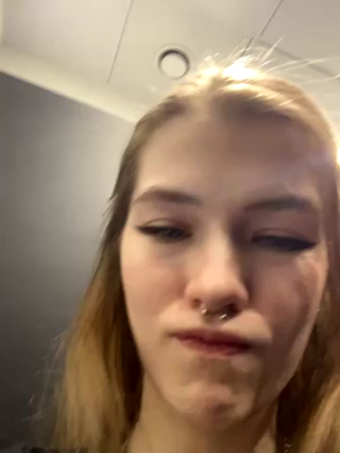 Your_Mia69