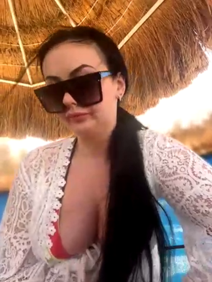 Young_hot_mom