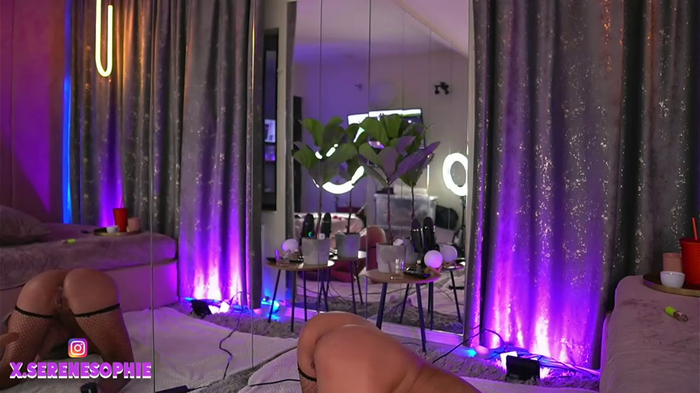 Serene_Sophiex