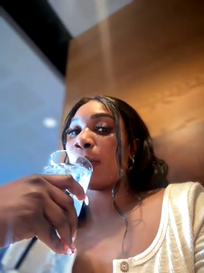 __Nessa__
