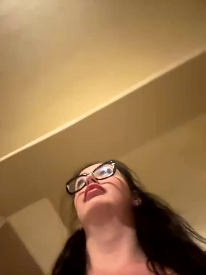 Young_hot_mom