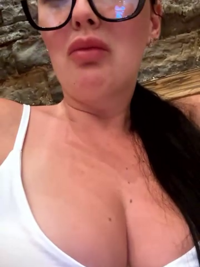 Young_hot_mom
