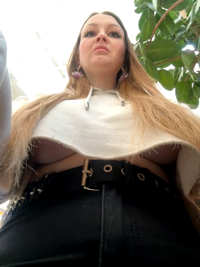 Teya_moon_