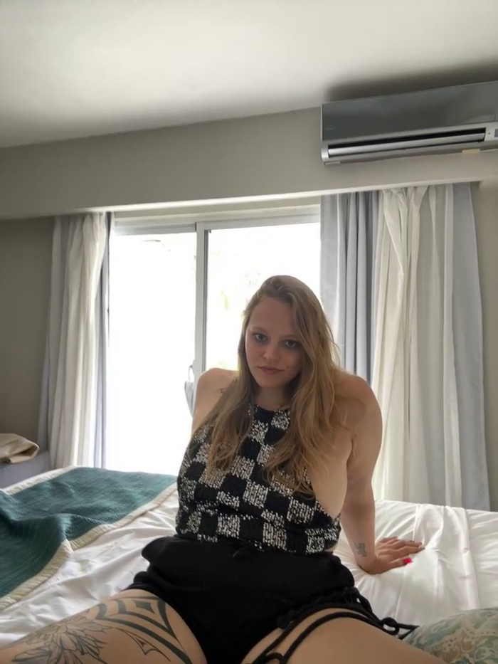 KinkyAmy6