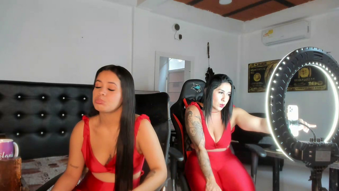 CoupleBigAss