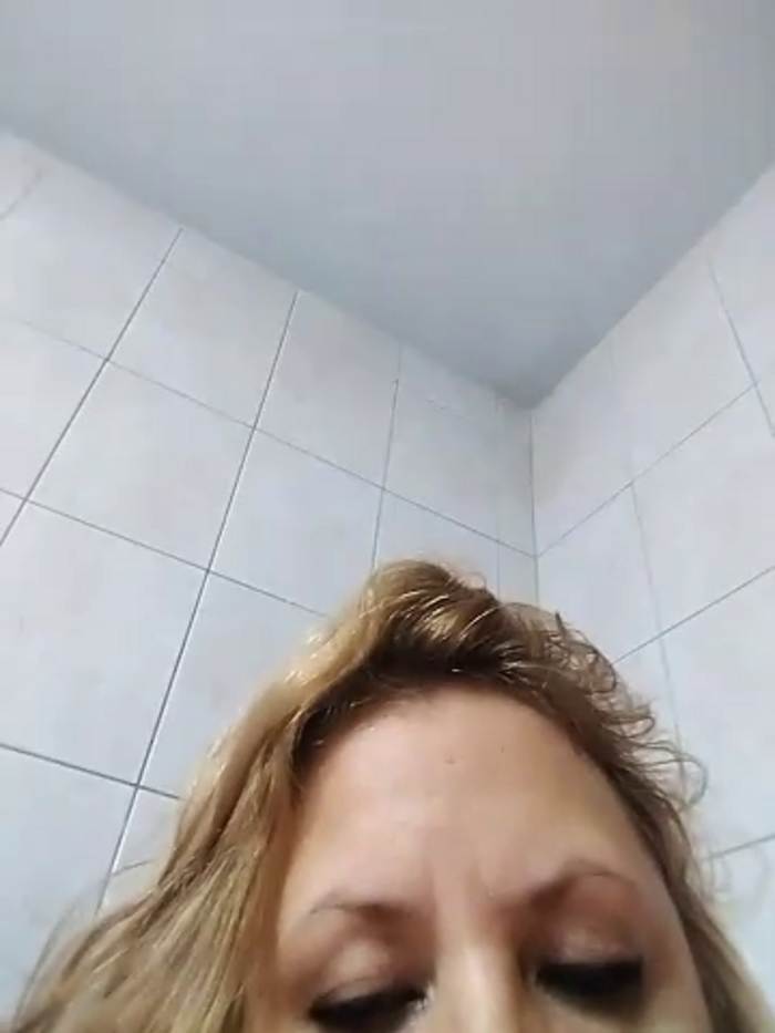 Hotbabysucks1