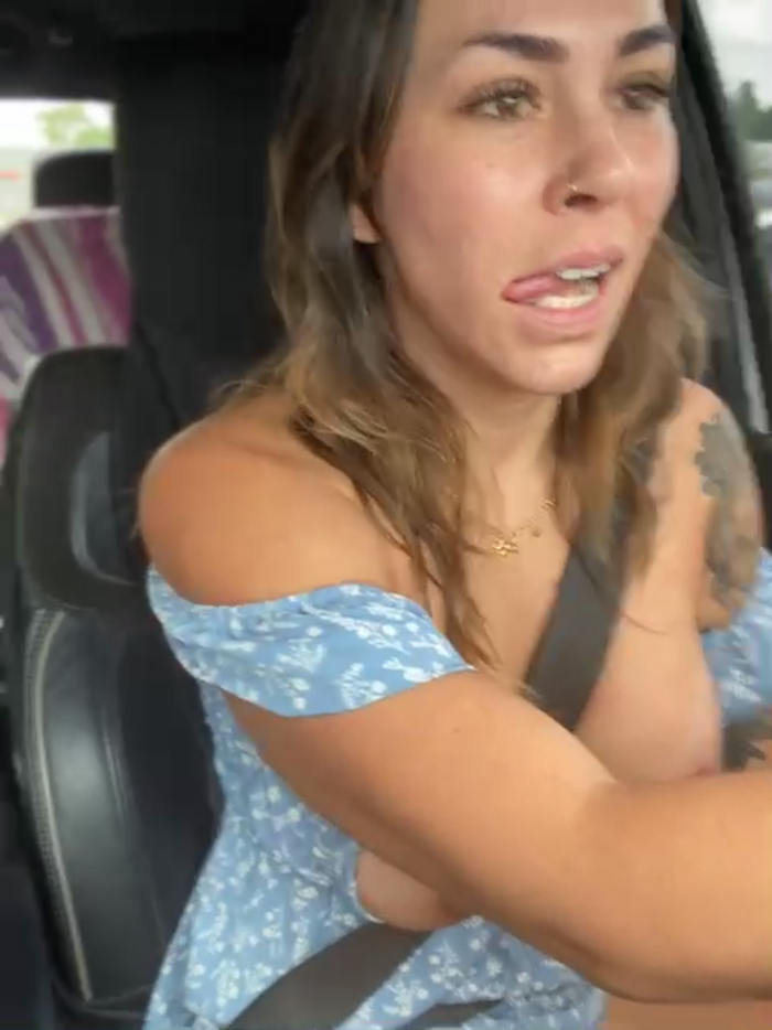 PublicPlaygirl_Lea