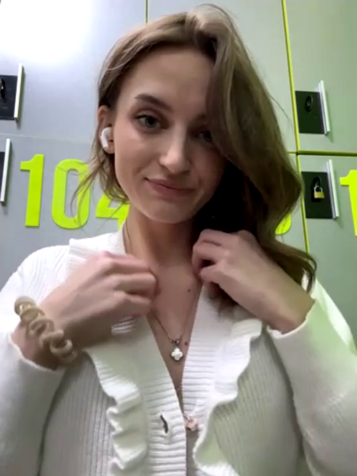 -AngelAri-