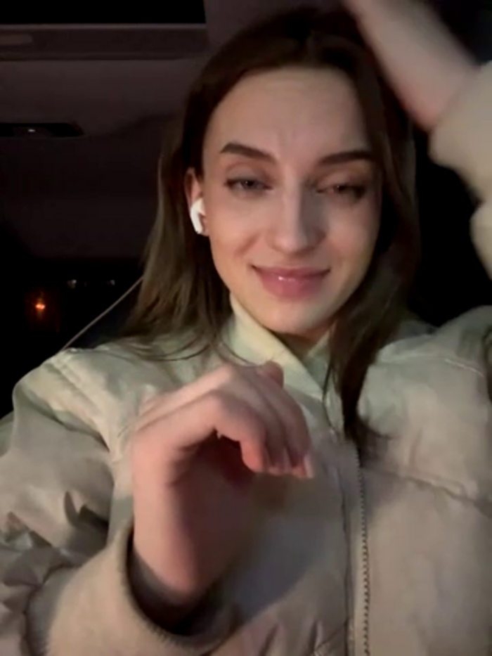 -AngelAri-