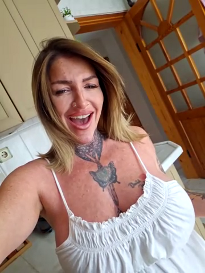 Tattooed_curvy_mommaxoxo
