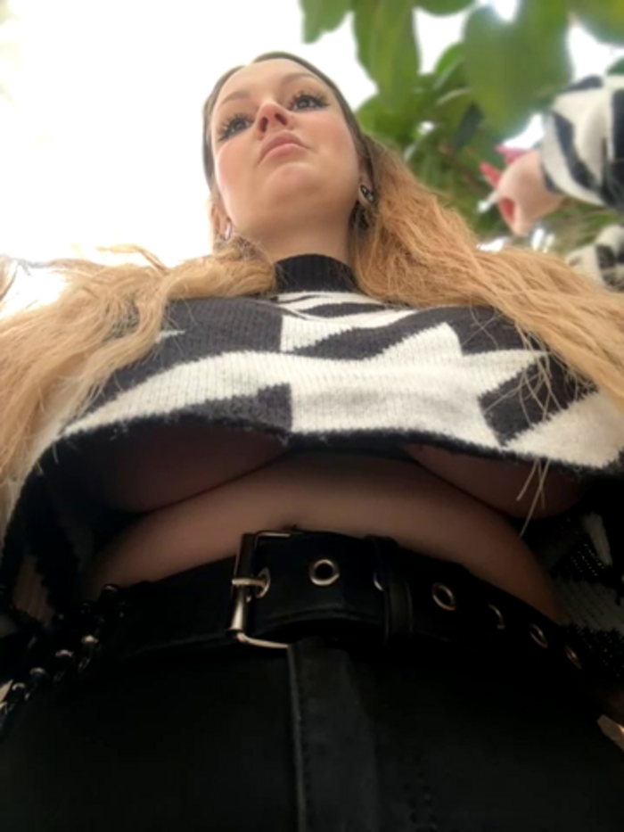 Teya_moon_