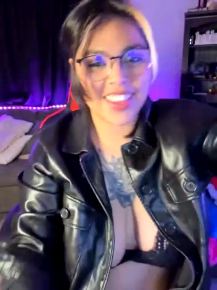 miacanela_xo