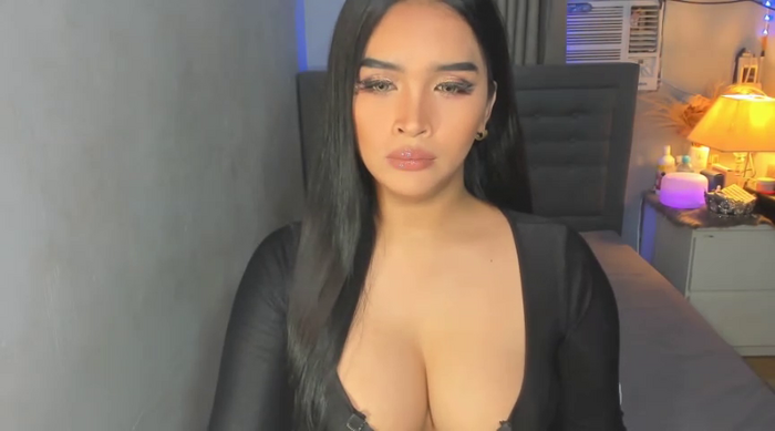 PrettyYoungHugeCockTS