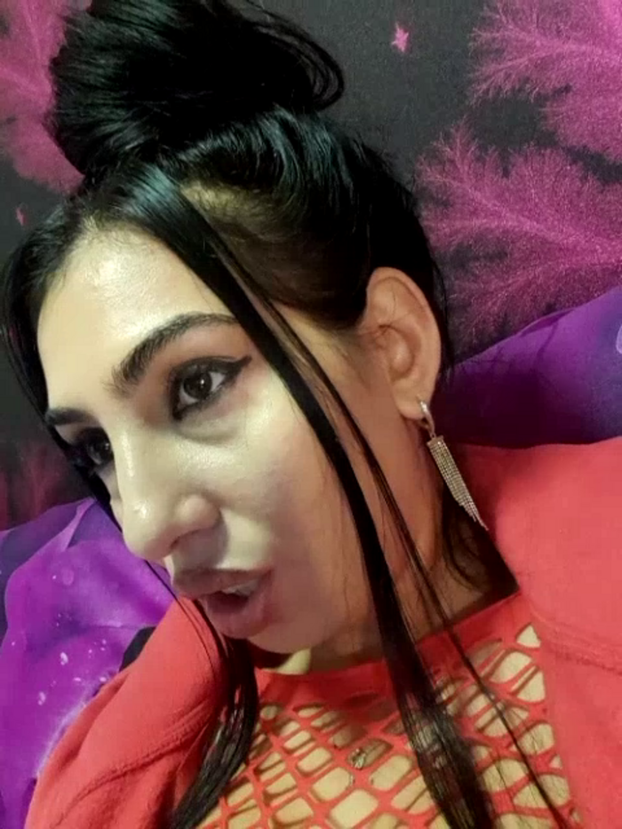 BrunetteBabe69