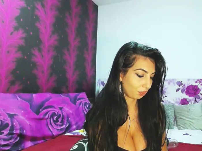 BrunetteBabe69