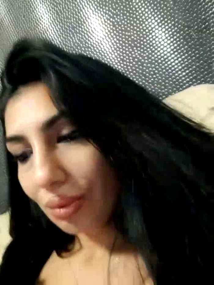 BrunetteBabe69