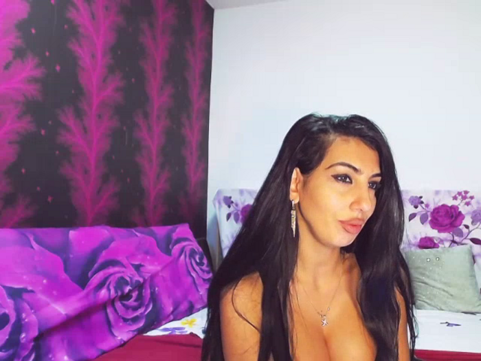 BrunetteBabe69