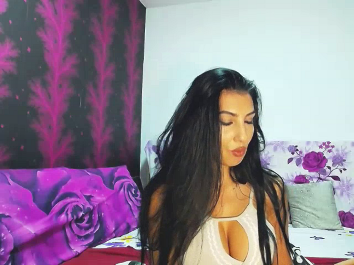 BrunetteBabe69
