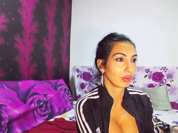 BrunetteBabe69
