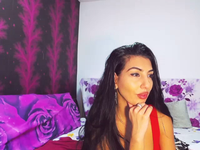 BrunetteBabe69