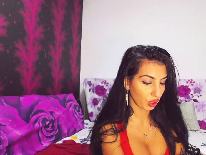 BrunetteBabe69