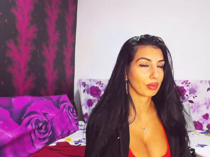 BrunetteBabe69
