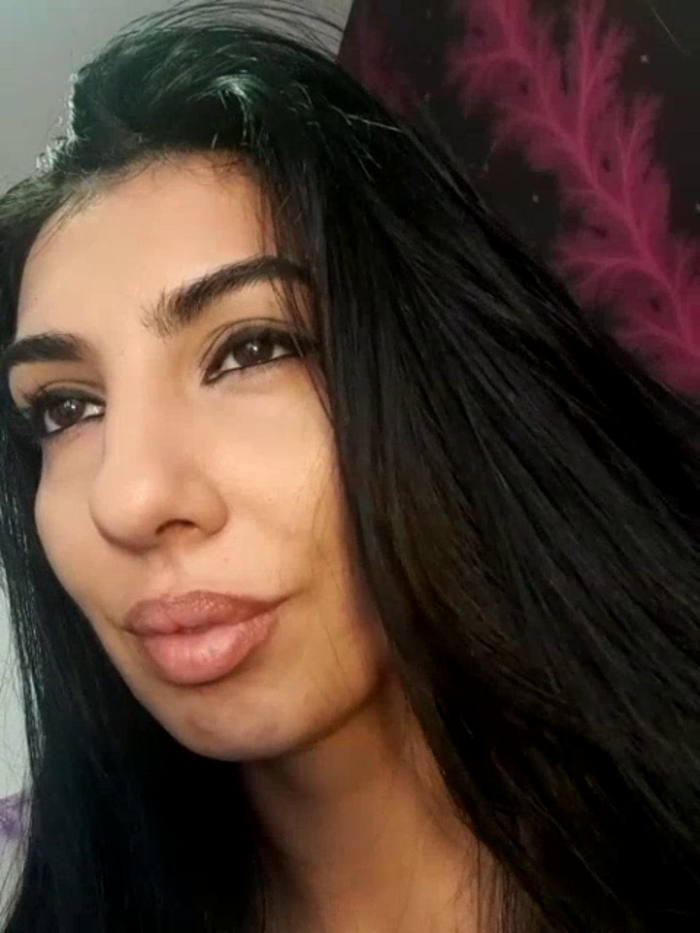BrunetteBabe69
