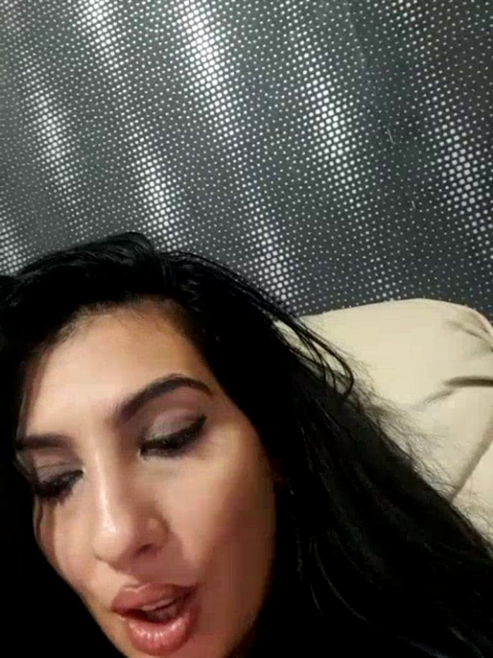 BrunetteBabe69