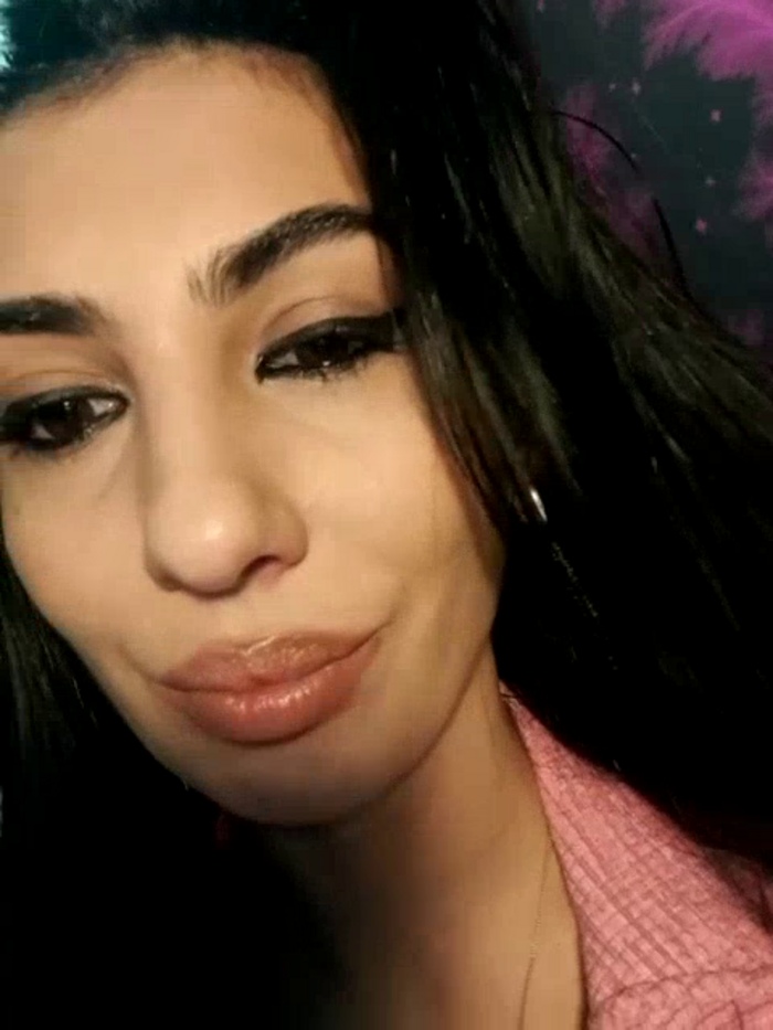 BrunetteBabe69