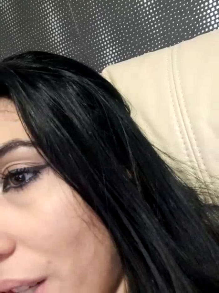 BrunetteBabe69