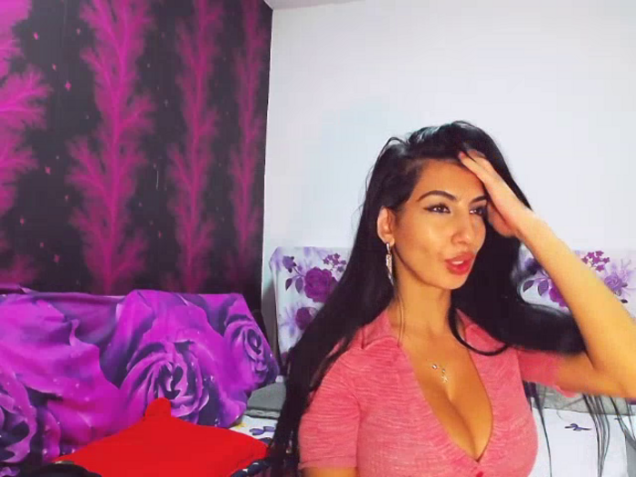 BrunetteBabe69